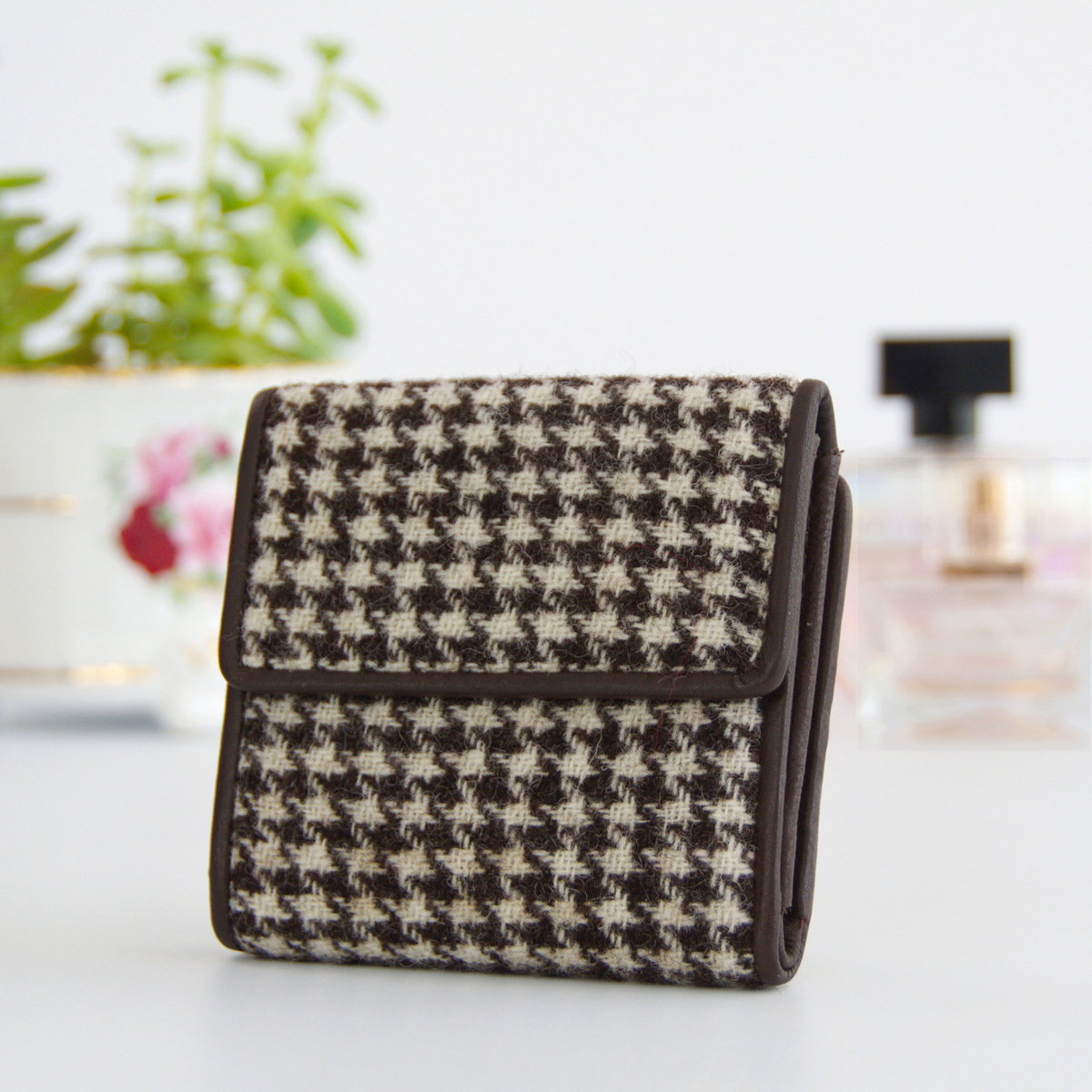 Stylish female leather handbag and small purse Vector Image